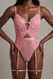 Body i spets med lårband - AUDACE Rose 